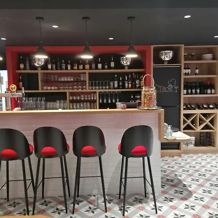 Logis Sud Готель Анже